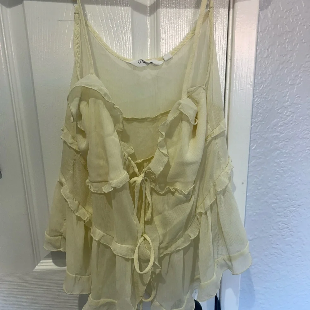 Chic off white Ruffled Top - Picture 1 of 3